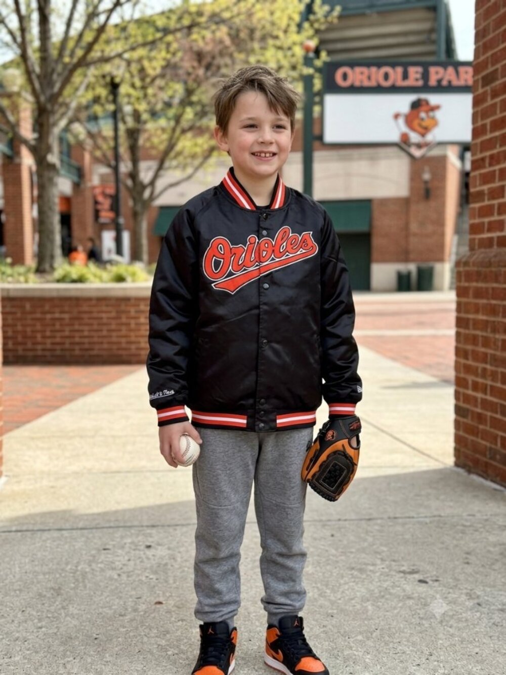 Mitchell & Ness Youth Baltimore Orioles Black Satin Jacket - Size: XL